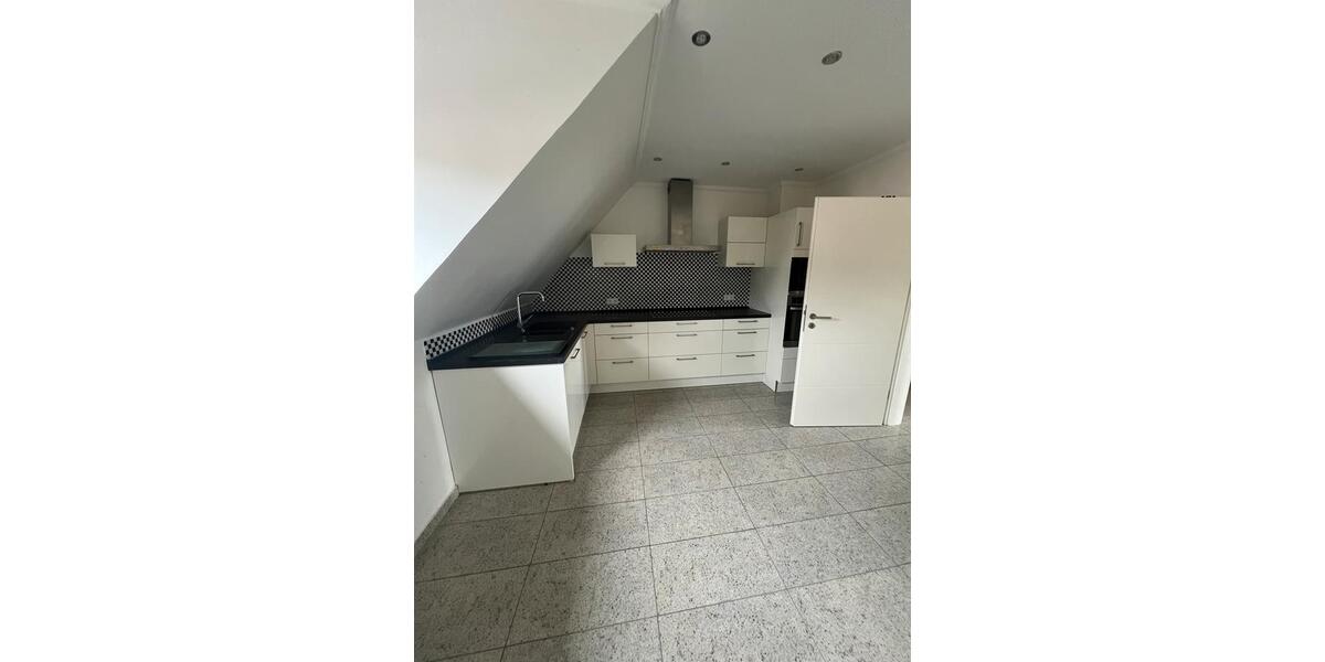 Dachgeschoßwohnung Wittlich - 3 Zimmer, 90 m&sup2;, 1.200&euro; | Angebot:26651645