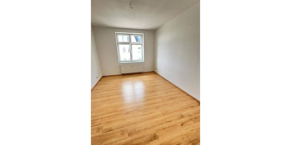 Etagenwohnung Mittweida - 3 Zimmer, 75 m&sup2;, 560&euro; | Angebot:26834293