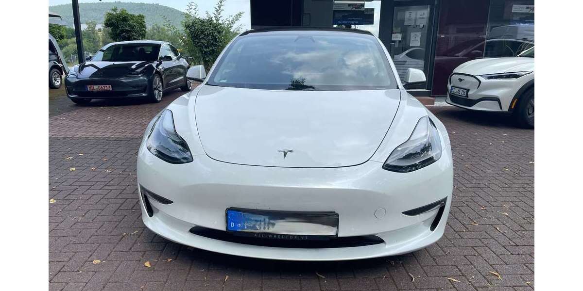 Tesla Model 3 77.500 km 28.970 &euro; Miltenberg 63897