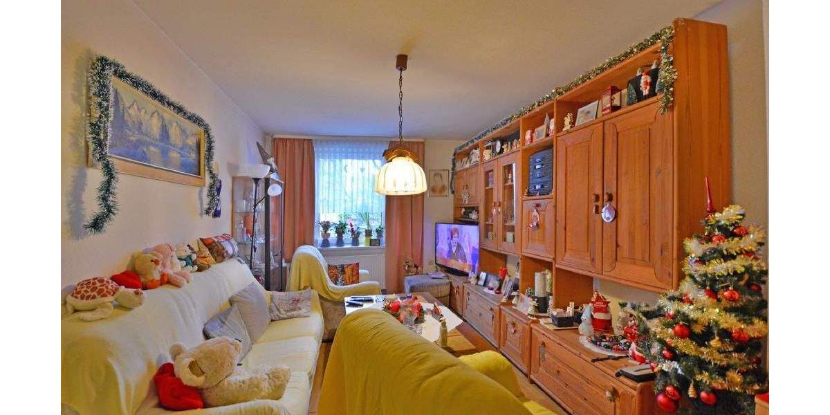 MFH mit 16 Wohneinheiten und 12 Stellplätzen; Eckgrundstück an 2 Straßen, KS-Schillerviertel 3 zimmer