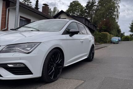 Seat Leon 107.500 km 21.400 &euro; Witzenhausen 37217