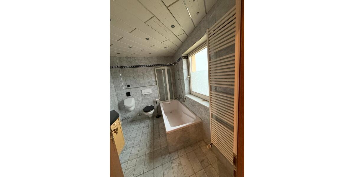 Etagenwohnung Thierhaupten - 4 Zimmer, 150 m&sup2;, 1.350&euro; | Angebot:26671332
