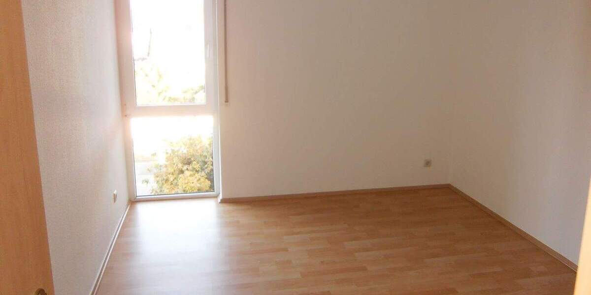Etagenwohnung Polch - 3 Zimmer, 100 m&sup2;, 780&euro; | Angebot:25094623
