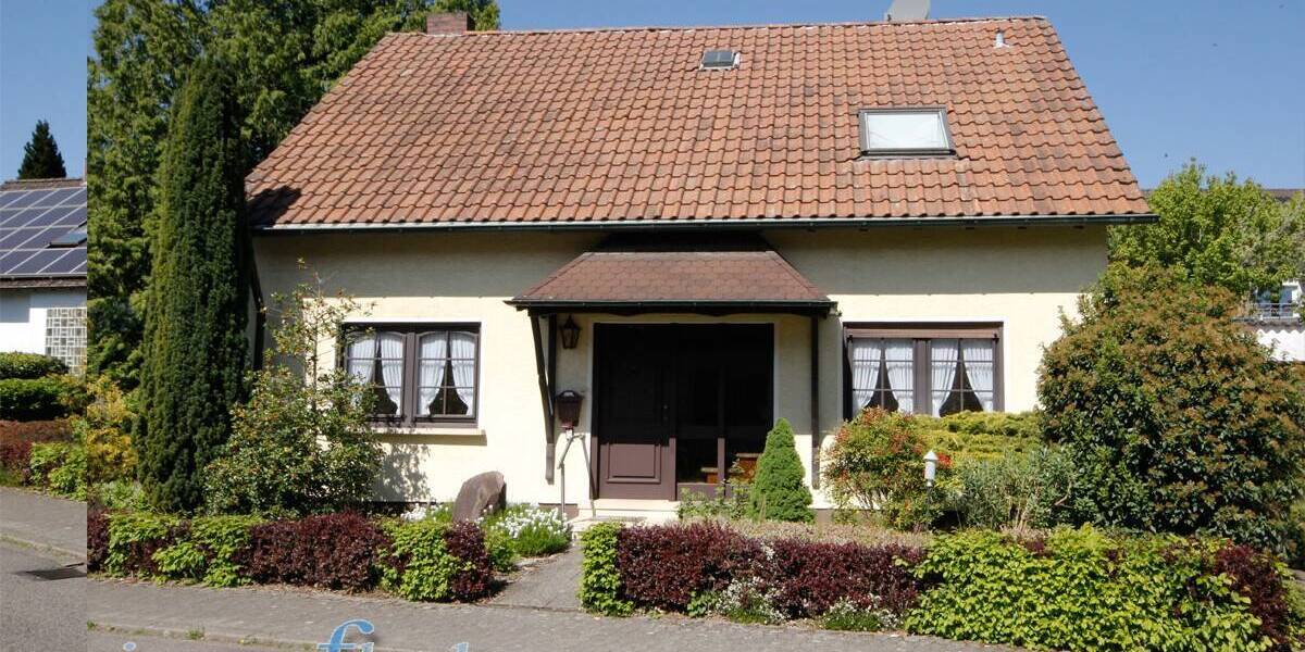 Mehrfamilienhaus, Wohnhaus Püttlingen - 6 Zimmer, 265.000&euro; | Angebot:26376561