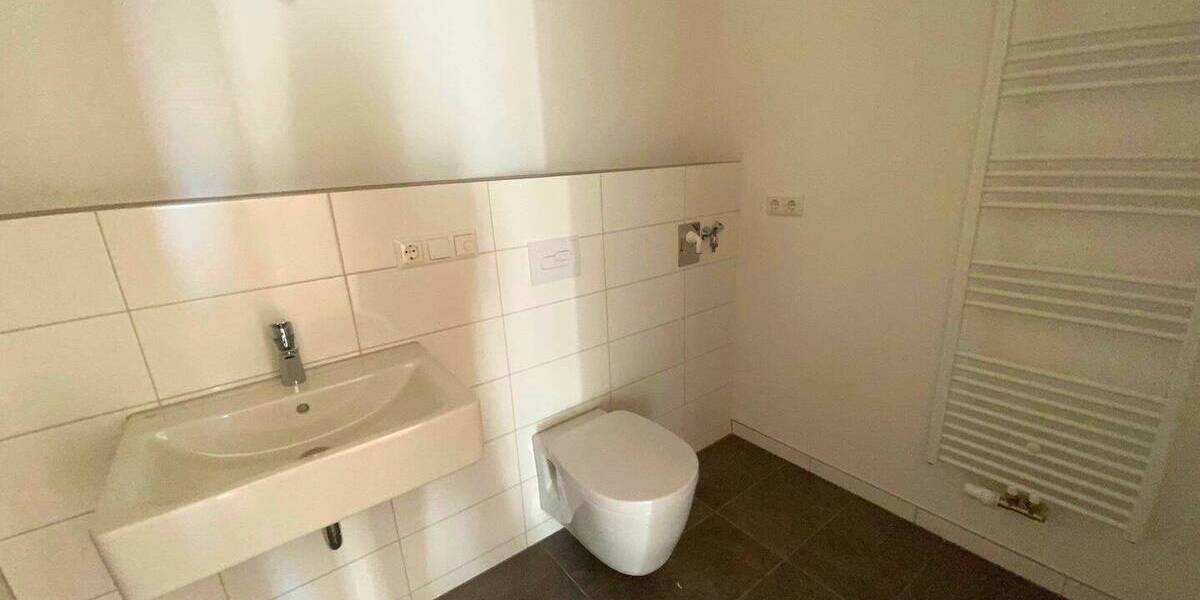 Etagenwohnung Zöllnitz - 2 Zimmer, 81 m&sup2;, 940&euro; | Angebot:26641893