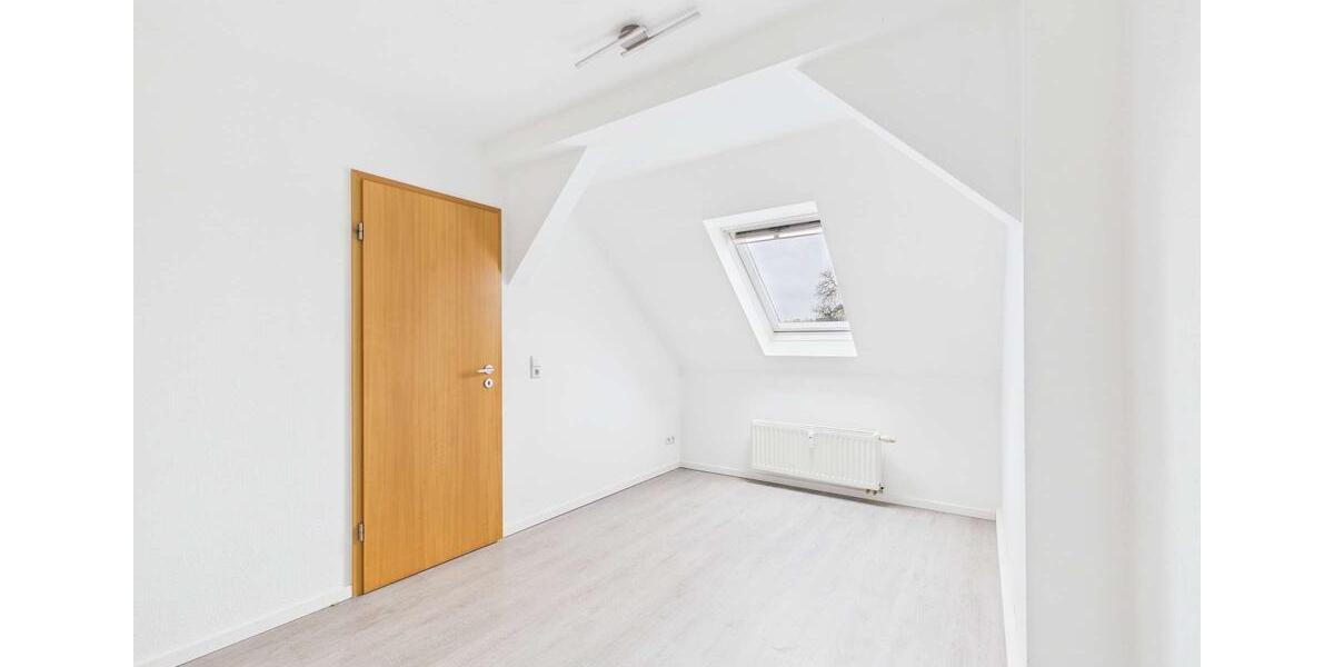 Dachgeschoßwohnung Auerbach/Vogtland Vogtland - 4 Zimmer, 77 m&sup2;, 499&euro; | Angebot:25263482