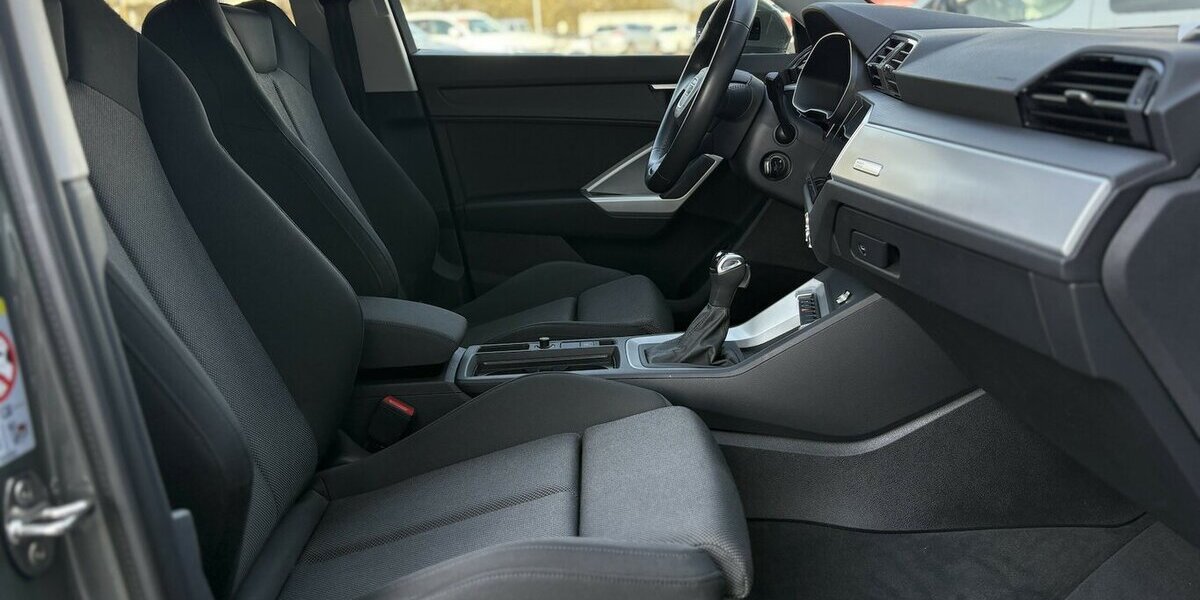 Audi Q3 35 TFSI advanced CARPLAY/PDC/DAB/AHK/1.HAND 39.421 km 27.800 &euro; Villingen-Schwenningen 78054