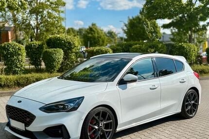 Ford Focus 107.500 km 20.400 &euro; Kirchheim bei München 85551