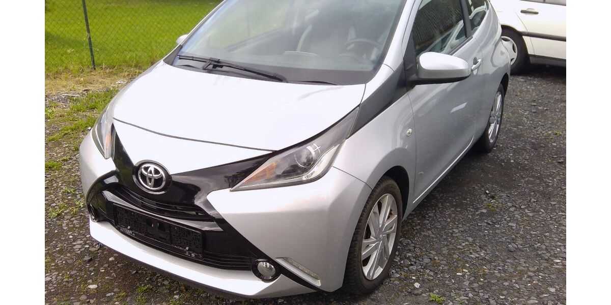 Toyota Aygo (X) 74.000 km 5.790 &euro; Warendorf 48231