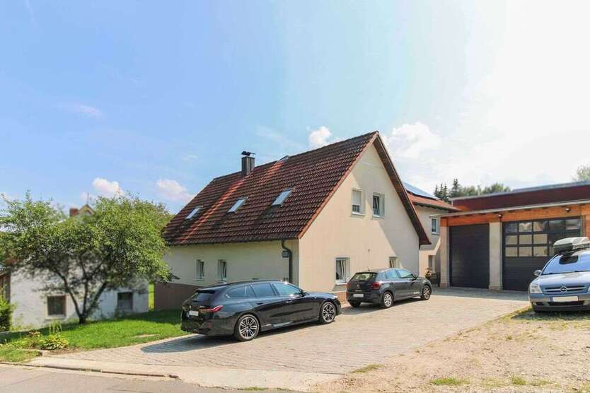 Haus zum Kaufen in Duggendorf 649.000 € 244.02 m²