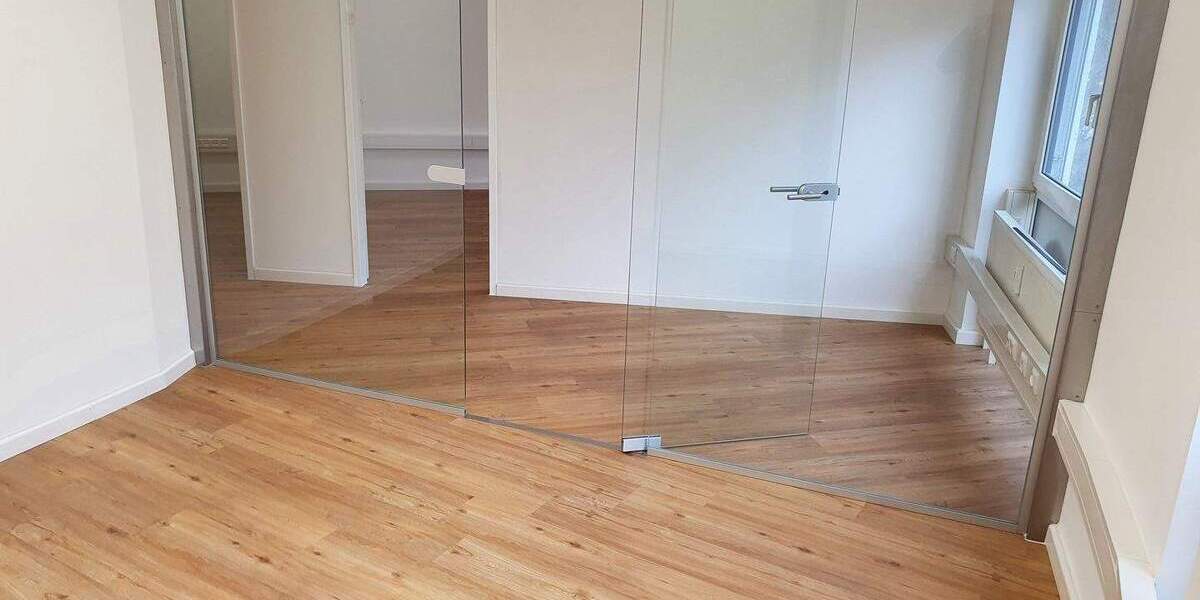 Gewerbeobjekt Waldkraiburg - 5 Zimmer, 126 m&sup2;, 995&euro; | Angebot:26616566
