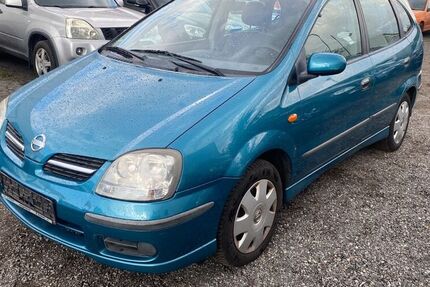 Nissan Almera Tino