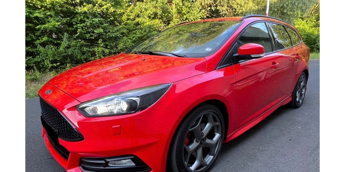 Ford Focus 144.700 km 9.700 &euro; Kassel 34119