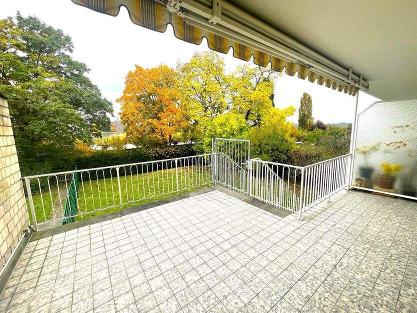 TOP-Lage mit Rheinblick in Bonn-Beuel: Helle 2-Zimmer-Wohnung mit großem Terrassenbalkon 2 zimmer