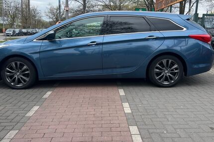 Hyundai i40 155.000 km 9.690 &euro; Berlin 12353