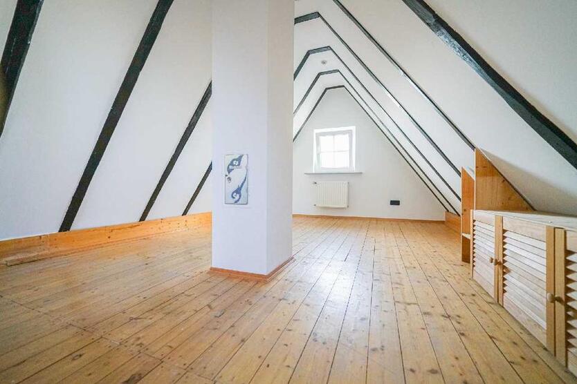 Freistehendes Einfamilienhaus mit Garten und Sonnenbalkon zimmer