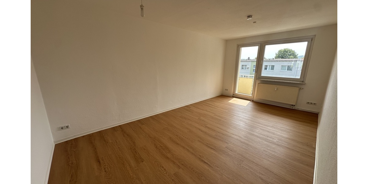 Neuer Fußboden und Balkon! 4 Zimmer Wohnung in Gera Langenberg - Etagenwohnung Gera Langenberg | Angebot:27156280