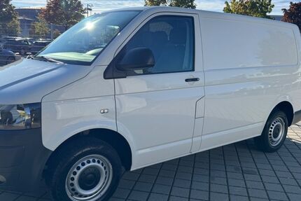 VW T5 Transporter 300.000 km 6.990 € München 80995