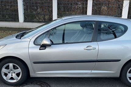 Peugeot 207 68.000 km 3.500 &euro; Köln 51107