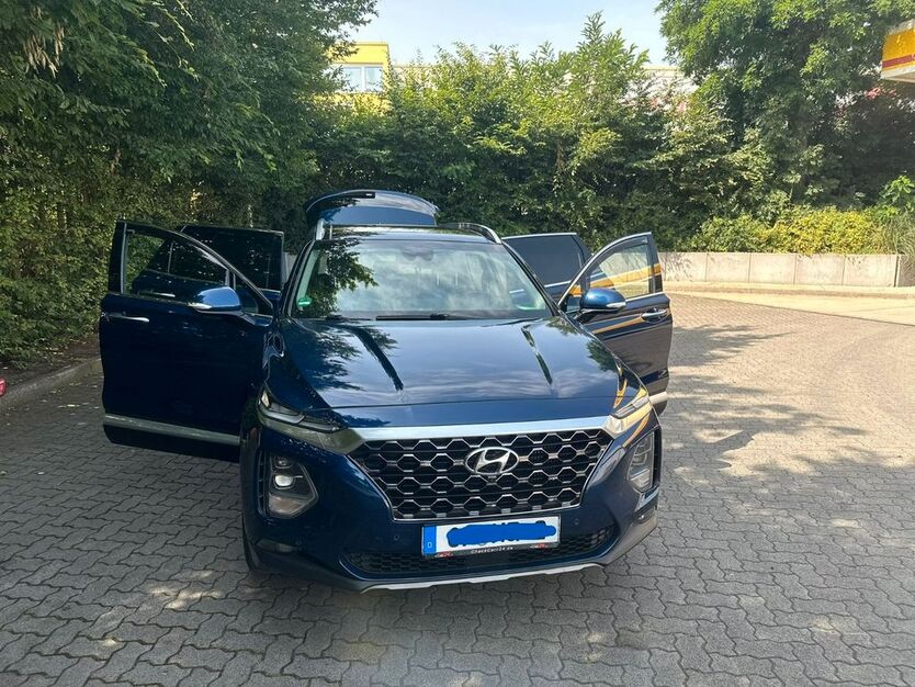 Hyundai SANTA FE 160.500 km 19.500 € Nürnberg 90443