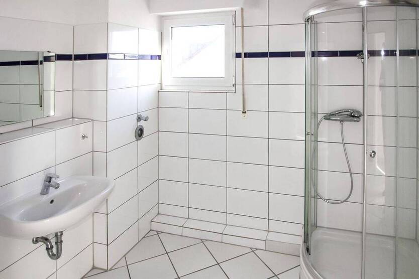 Helle Dachgeschoßwohnung mit 2 Balkonen in Leverkusen