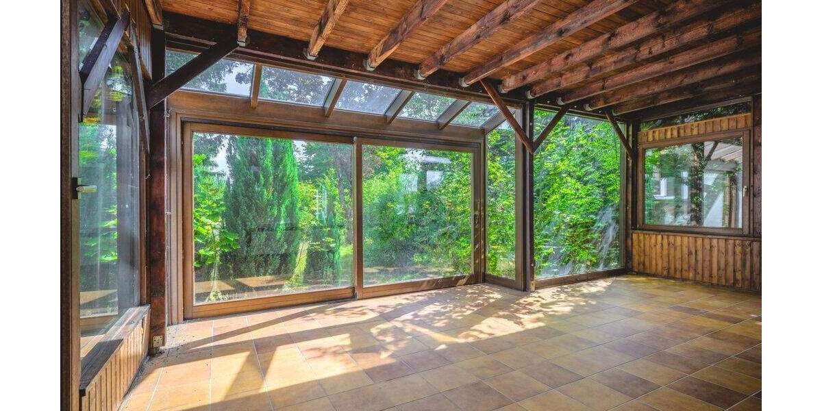 Sonniges Anwesen mit Traumgrundstück in sanierungsbedürftigem Zustand 5 zimmer