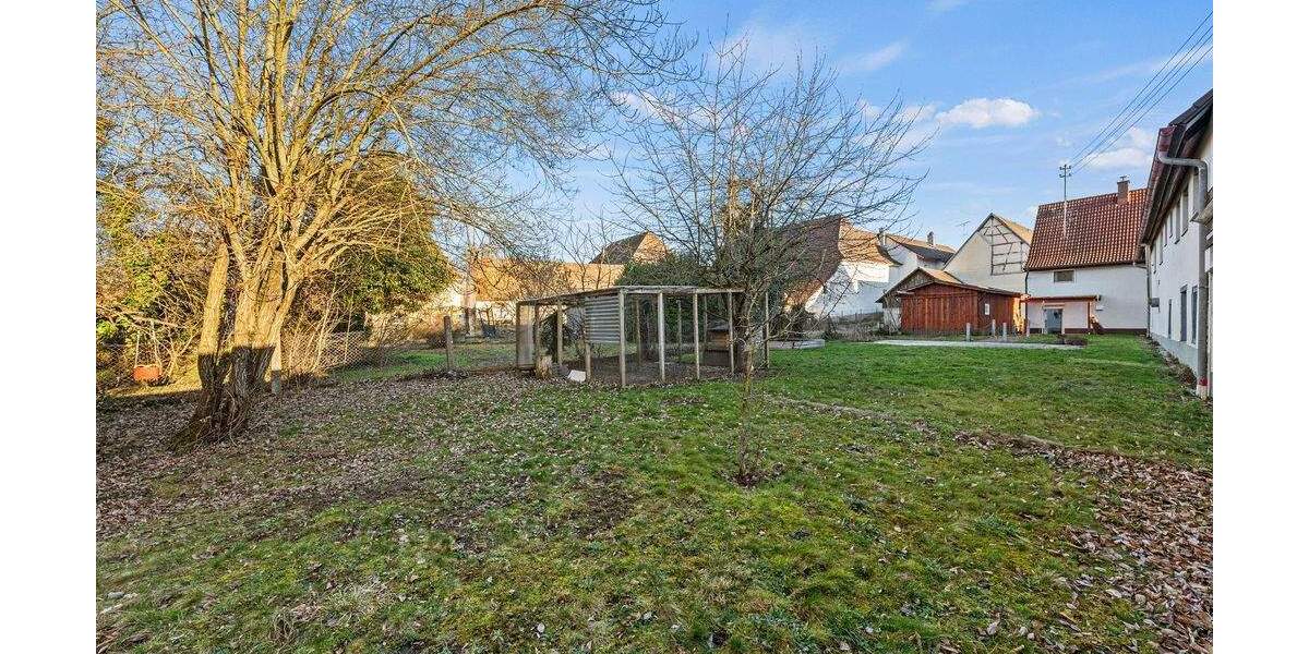 Einfamilienhaus Hilzingen - 7 Zimmer, 215 m&sup2;, 585.000&euro; | Angebot:25879468