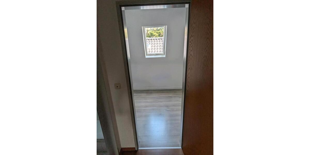 Dachgeschoßwohnung Martfeld - 4 Zimmer, 120 m&sup2;, 950&euro; | Angebot:25963592