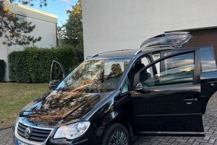 VW Touran 192.000 km 5.399 € Kaufungen 34260