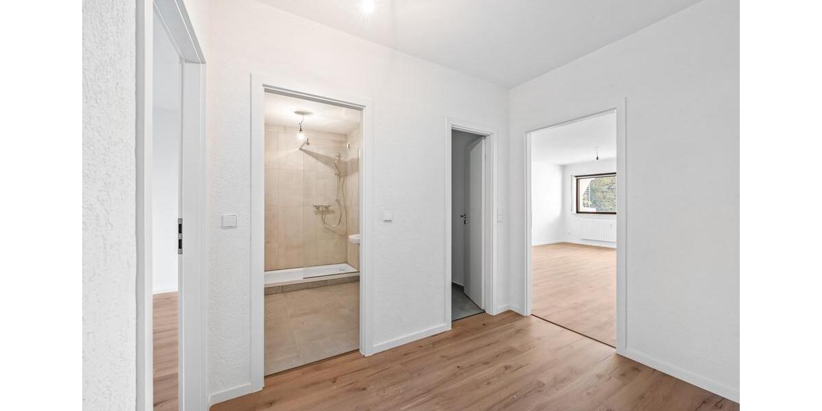 Frisch Saniert,Hell & Modern:2,5 Zimmer Wohnung mit Balkon&Garage 2 zimmer