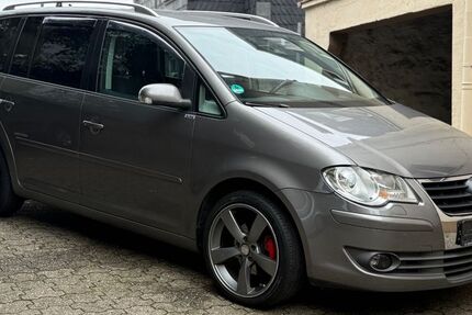 VW Touran 256.000 km 3.900 € Remscheid 42855