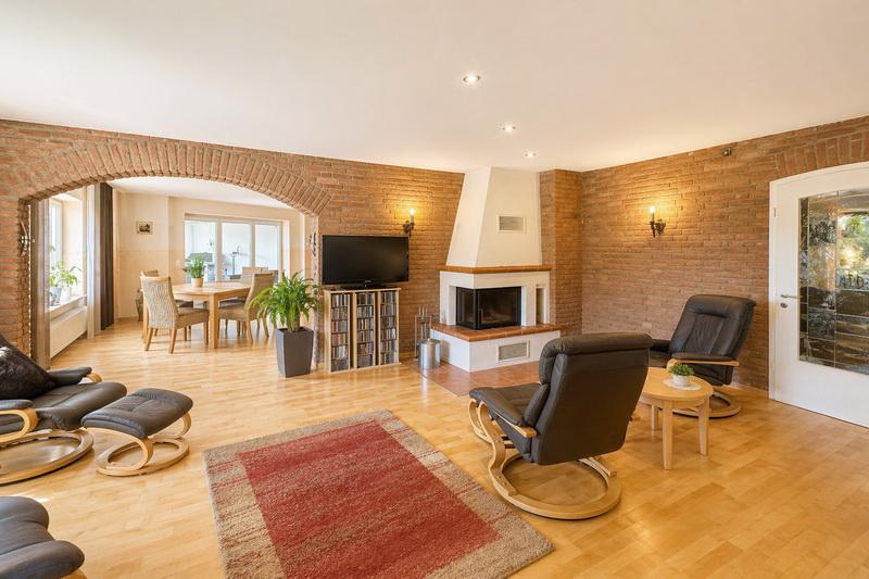 *** Hier läßt es sich leben *** Großzügiges Architektenhaus in begehrte, ruhiger TOP-Lage, mit Einliegerwohnung. - Zweifamilienhaus Henstedt-Ulzburg Ulzburg | Angebot:26382175