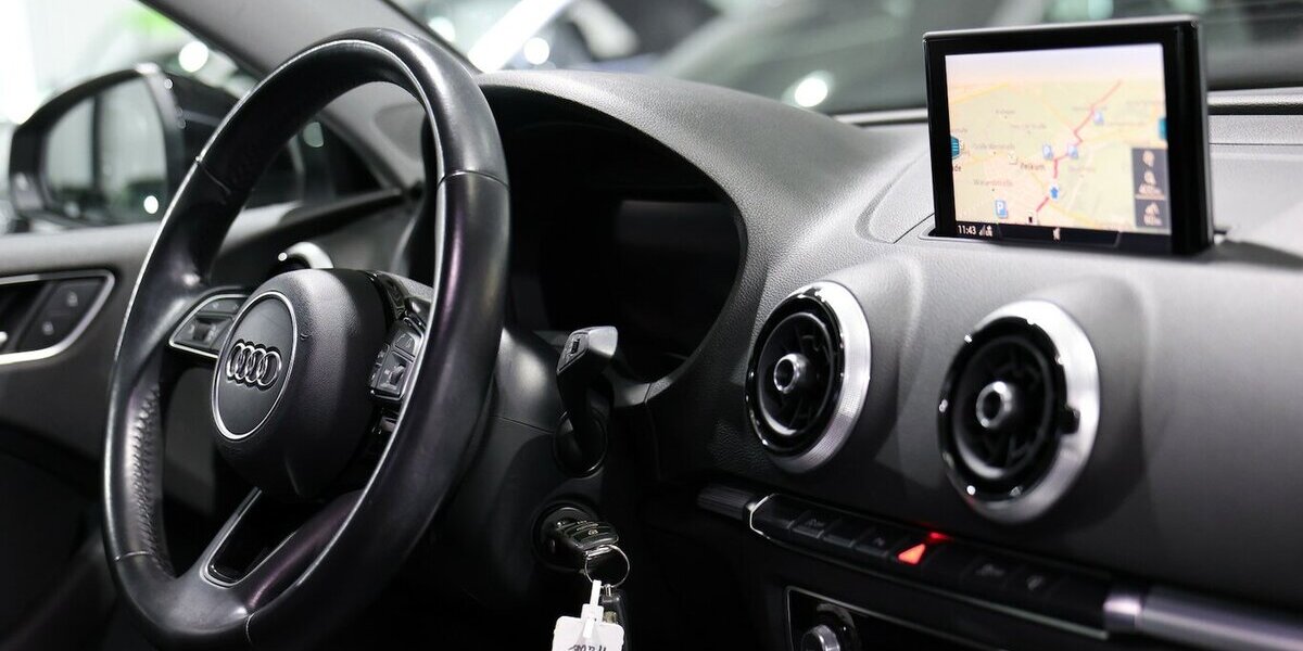 Audi A3 LIMOUSINE 1.4 TFSI BUSINESS / VIRTUAL-COCKPIT 119.000 km 16.993 &euro; Hamm 59077