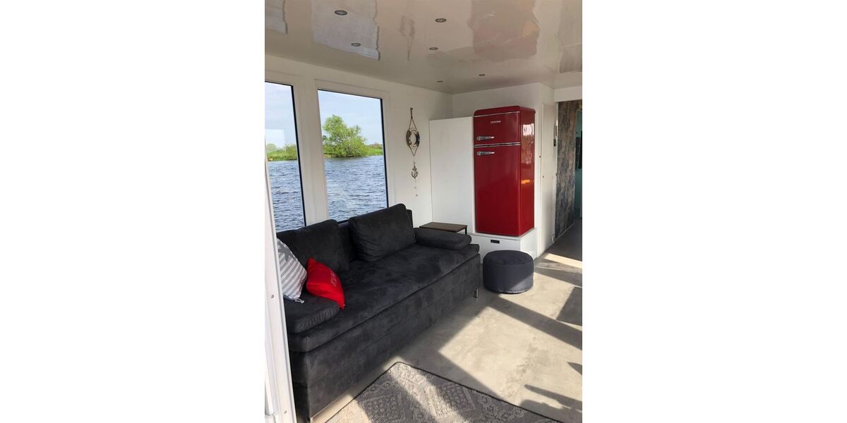 Ein Zuhause, auf dem Wasser oder im Hafen, exklusives Hausboot Neubau 2023 - Ferienhaus Jabel b Waren | Angebot:27142509