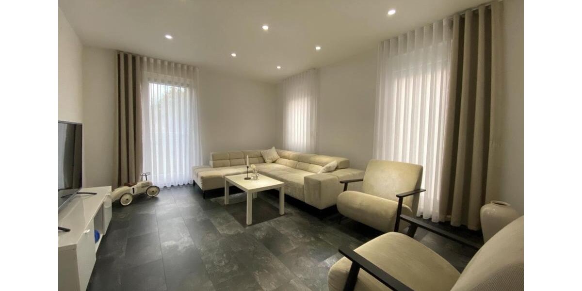 Doppelhaushälfte Calw - 7 Zimmer, 150 m&sup2;, 375.000&euro; | Angebot:25498592