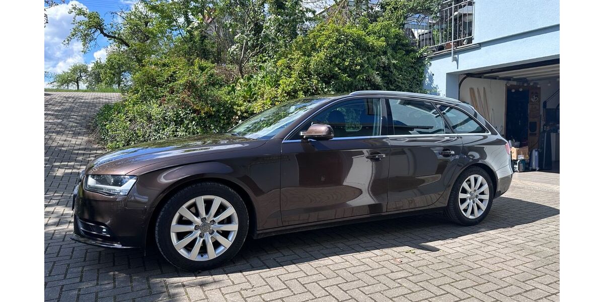 Audi A4 153.000 km 11.150 &euro; Zeitlofs 97799