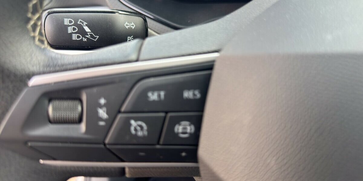 Seat Arona Style *Navi/SHZG/LED/Kamera/PDC/Parklenksyst 40.129 km 15.980 &euro; Bamberg 96052