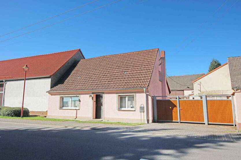 Haus zum Kaufen in Coswig Anhalt OT Stackelitz 85.000 € 143 m²