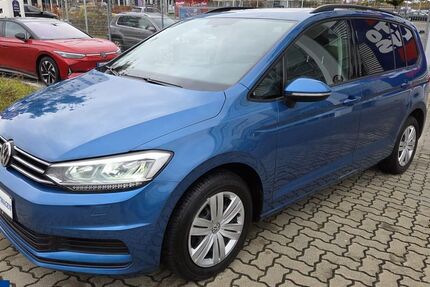 VW Touran 147.487 km 13.689 &euro; Braunschweig 38106