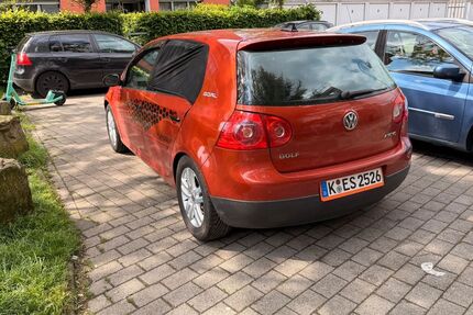 VW Golf Sportsvan 147.000 km 2.600 &euro; Köln 51107