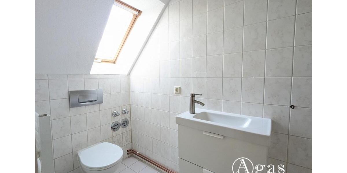 Dachgeschoßwohnung Ludwigsfelde - 3 Zimmer, 96 m&sup2;, 1.295&euro; | Angebot:24432637