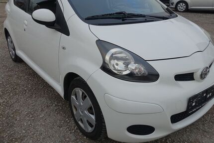Toyota Aygo (X) 101.200 km 4.950 &euro; Neumarkt/OPf 92318