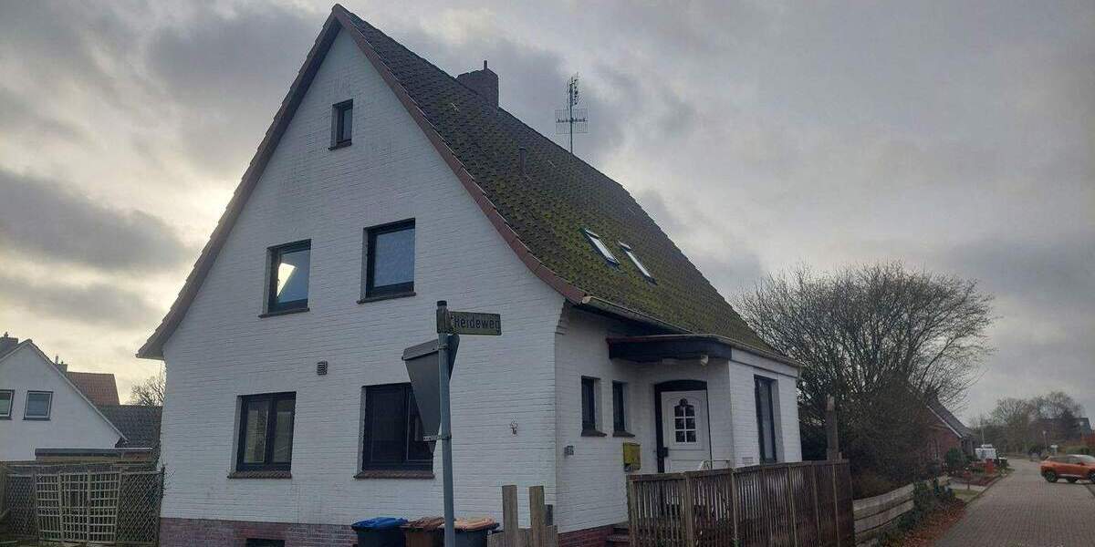 Einfamilienhaus mit Potenzial in zentraler Lage von Zetel 6 zimmer