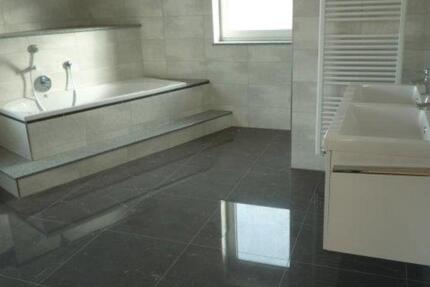 Haus Biberach an der Riß - 3 Zimmer, 200 m&sup2;, 2.370&euro; | Angebot:23627076