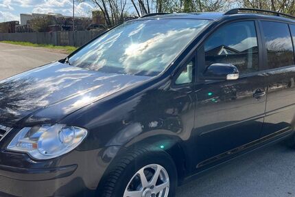 VW Touran 243.000 km 3.499 &euro; Hördt 76771