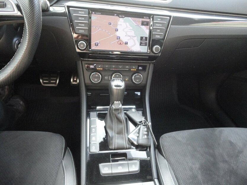 Superb Sportline4x4 Navi PanoSdach BiXenon Leder