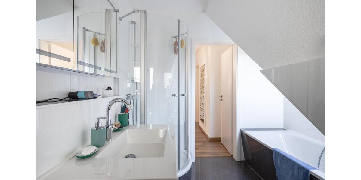 Dachgeschoßwohnung Braunschweig Westliches Ringgebiet - 5 Zimmer, 120 m&sup2;, 380.000&euro; | Angebot:27016249