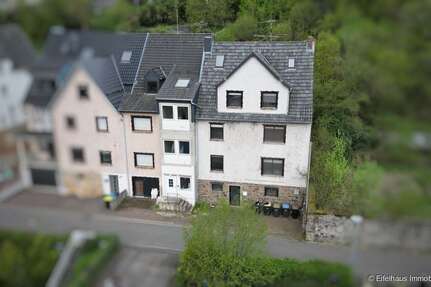 Haus zum Kaufen in Bad Münstereifel 318.000 € 496.41 m²