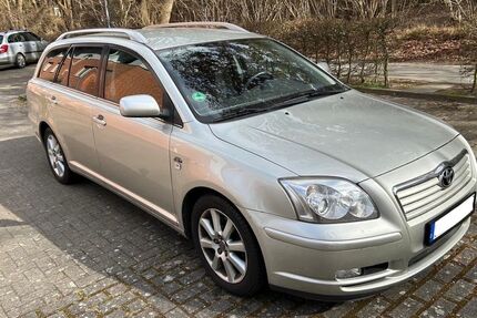 Toyota Avensis 206.155 km 1.970 &euro; Lübeck 23566