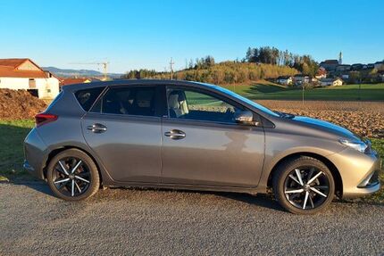Toyota Auris 97.000 km 12.890 &euro; Hauzenberg 94051